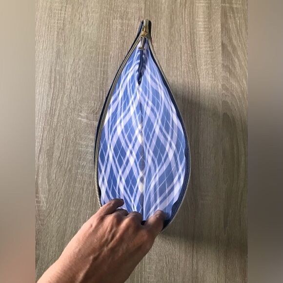 NWOT … ISAAC MIZRAHI NEW YORK Cosmetic / Makeup Bag - Picture 3 of 3